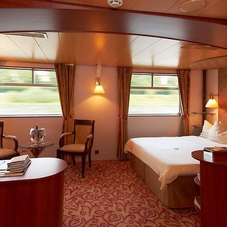 Knm Ms Switzerland I - Dusseldorf Otel Dış mekan fotoğraf